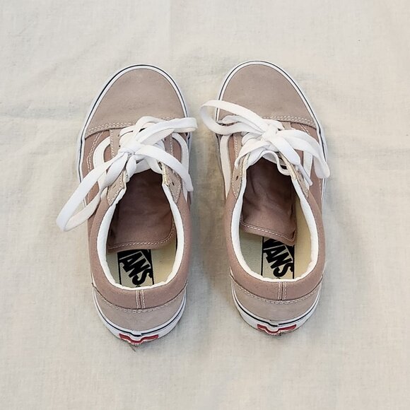 Like New - Vans Old Skool Shoe  - Size 5.5 - Picture 3 of 15